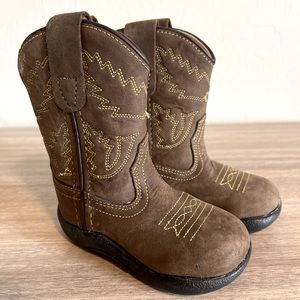 Toddler cowboy boots size 4. Old west